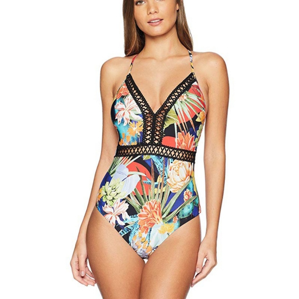 One piece swim suit
